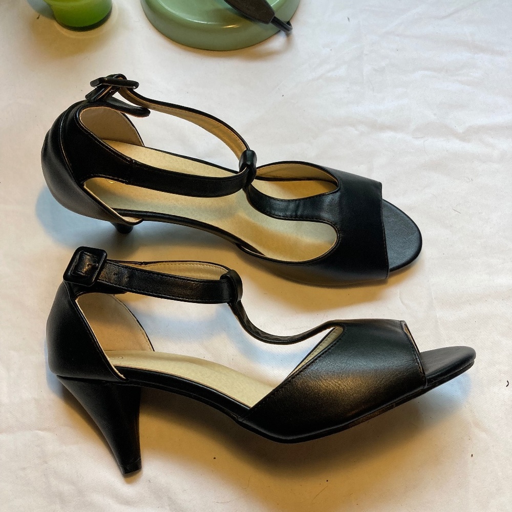 Peep Toe Ankle T-strap sandals pumps kitten heel mid heel